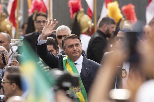 Candidatura de Bolsonaro impugnada por ‘abuso de poder