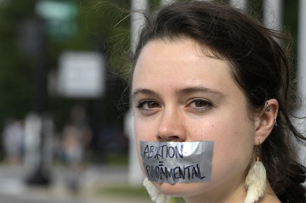 Ley contra aborto en Míchigan es declarada inconstitucional
