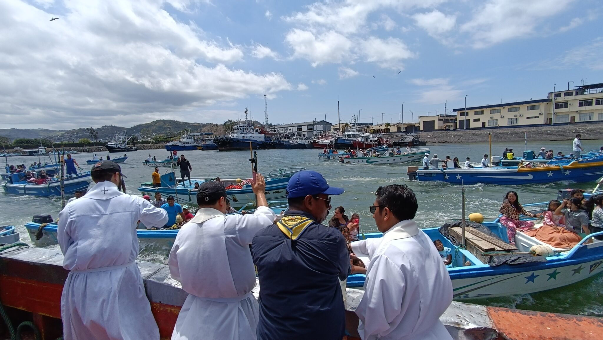 Procesión Marítima, La Tradición De Los Pescadores Esmeraldeños ...