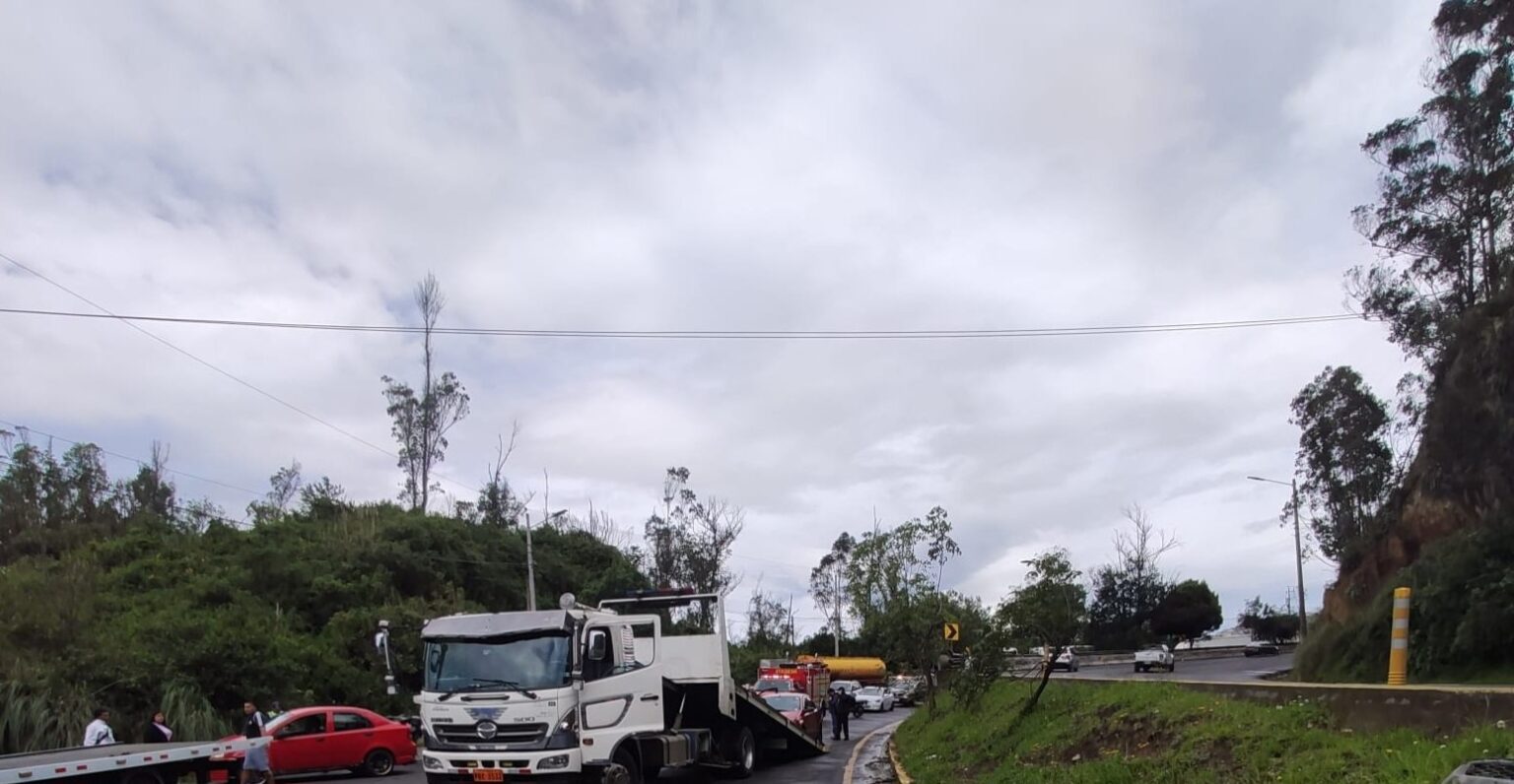 Cinco personas heridas y ocho vehículos afectados, tras accidentes en