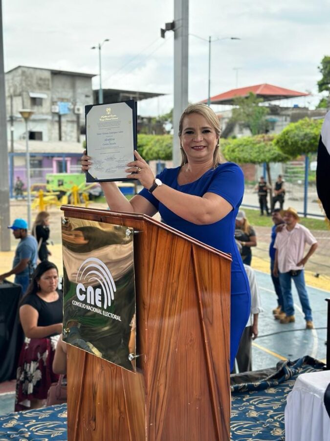 Posesionan A Las Nuevas Autoridades Seccionales Diario La Hora