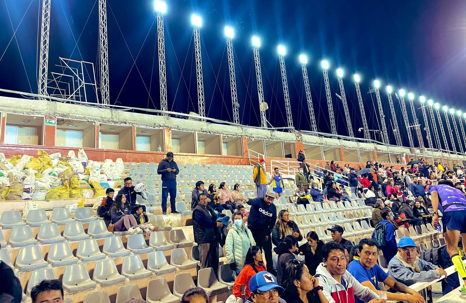 La hinchada de Técnico Universitario ha apoyado al ‘Rodillo’ en todos sus partidos de local.