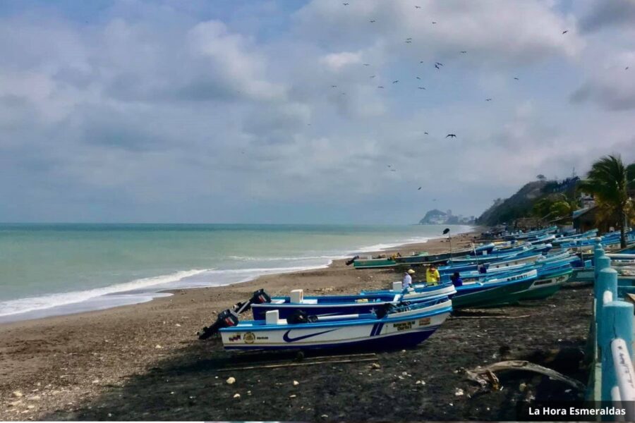 Playa De Sua En La Provincia De Esmeraldas Una Piscina Natural