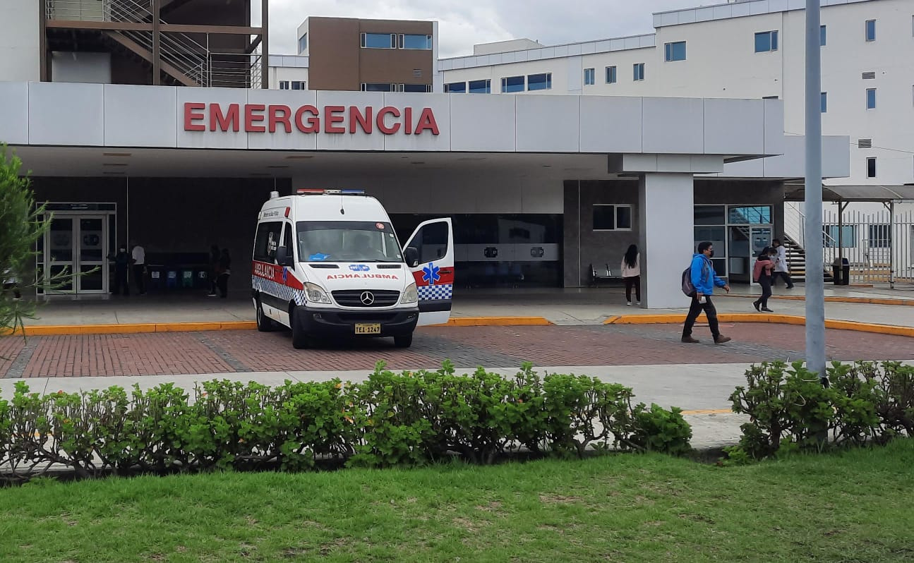 La víctima ingresó al Hospital General Docente Ambato en donde quedó con pronóstico reservado luego de ser apuñalado en Baños. (Foto para graficar la nota)