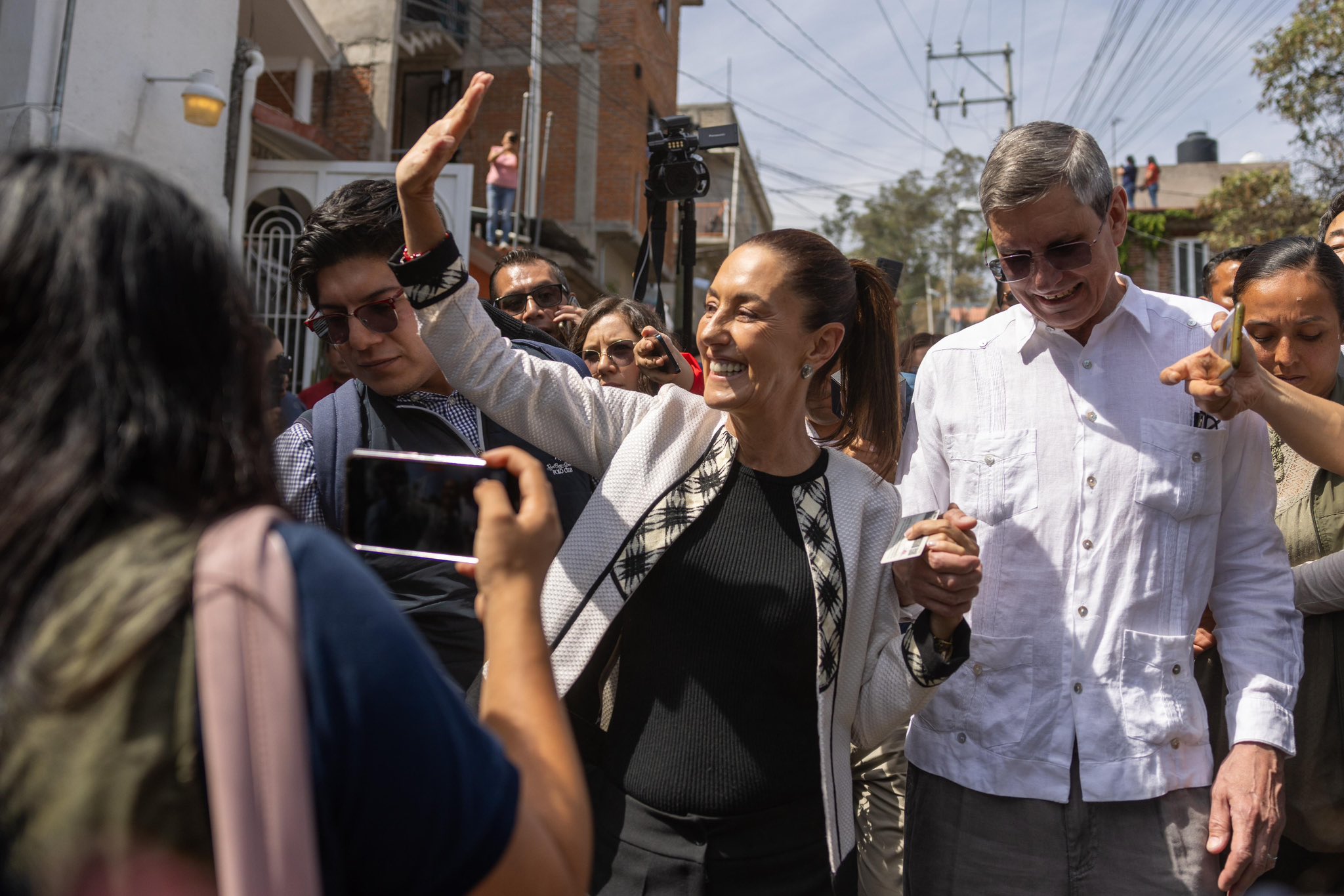 Candidata. Claudia Sheinbaum, acompañada de su esposo, acudió este 2 de junio de 2024 a votar en Tlalpan, Ciudad de México.