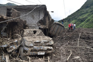 Baños: tragedia en Quilloturo hasta el momento deja 12 fallecidos y decenas de desaparecidos