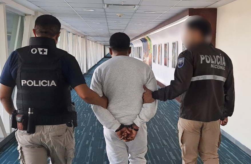 El sujeto fue deportado desde los EE.UU. por tener un proceso penal abierto en su contra por un robo en Ambato.