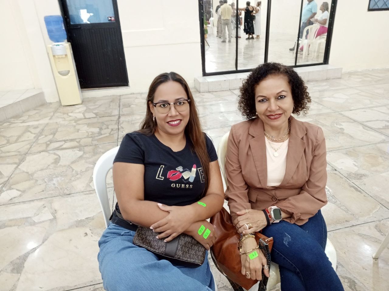 Gabriela Ortega y Anabel Meza.
