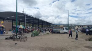 Comerciantes de la plaza Santa Clara en Izamba exigen inicio de la segunda etapa