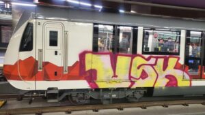 Quito: tres personas serán buscadas por vandalizar el Metro de Quito