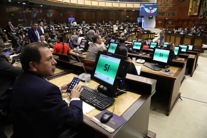 DECISIÓN. El 30 de mayo de 2024, la Asamblea Nacional aprobó la enmienda a la Constitución que reduce el número de votos para pronunciarse sobre un veto presidencial. (Foto Asamblea).