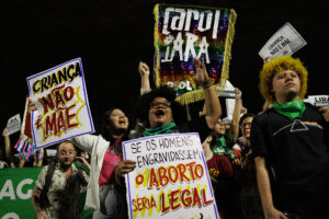 Miles de personas protestan en Brasil contra un proyecto de ley que equipara el aborto con el homicidio