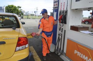 El precio por galón de las gasolinas extra y eco país subirá a $2,722 desde el próximo 28 de junio