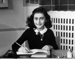 El Poder Transformador del Diario de Anne Frank: Una Lección de Resiliencia y Humanidad