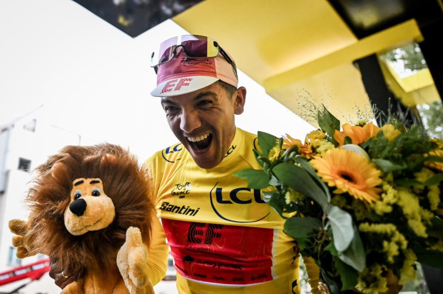 Logro. Richard Carapaz es el primer ecuatoriano y el cuarto latinoamericano en vestirse de líder en el Tour de Francia.