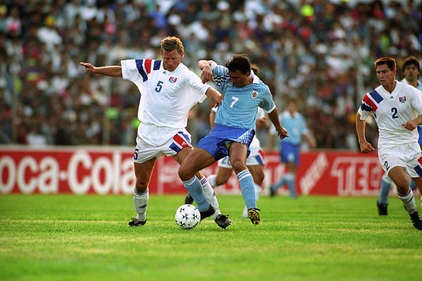 Uruguay y Estados Unidos jugaron en el estadio Bellavista de Ambato por la fecha 1 de la Copa América de 1993. (Foto cortesía: Antonio Ubilla)