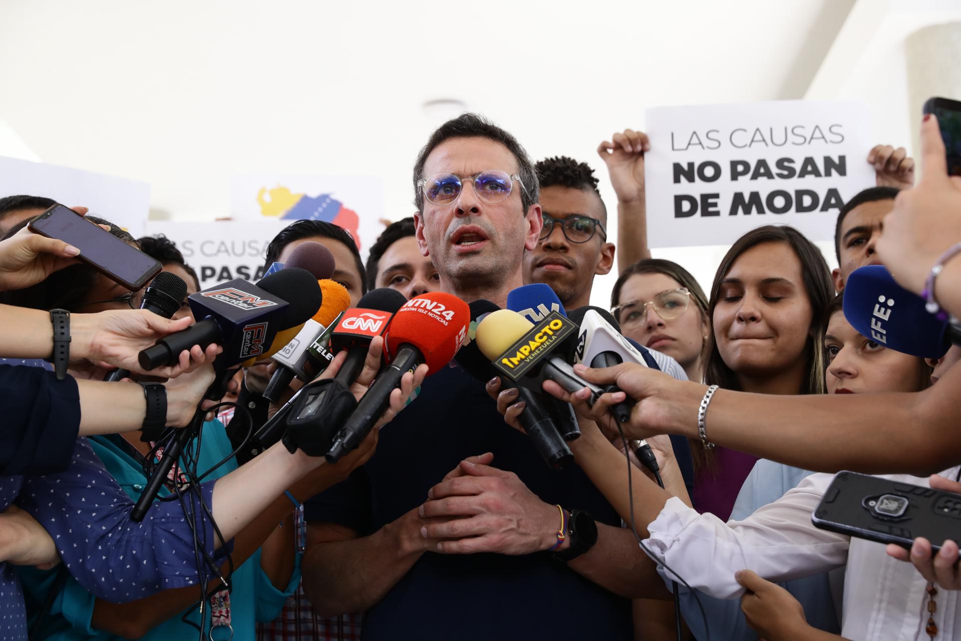 CONVOCATORIA. Líderes de la oposición como Henrique Capriles han hecho llamados para que los ciudadanos salgan a votar. EFE