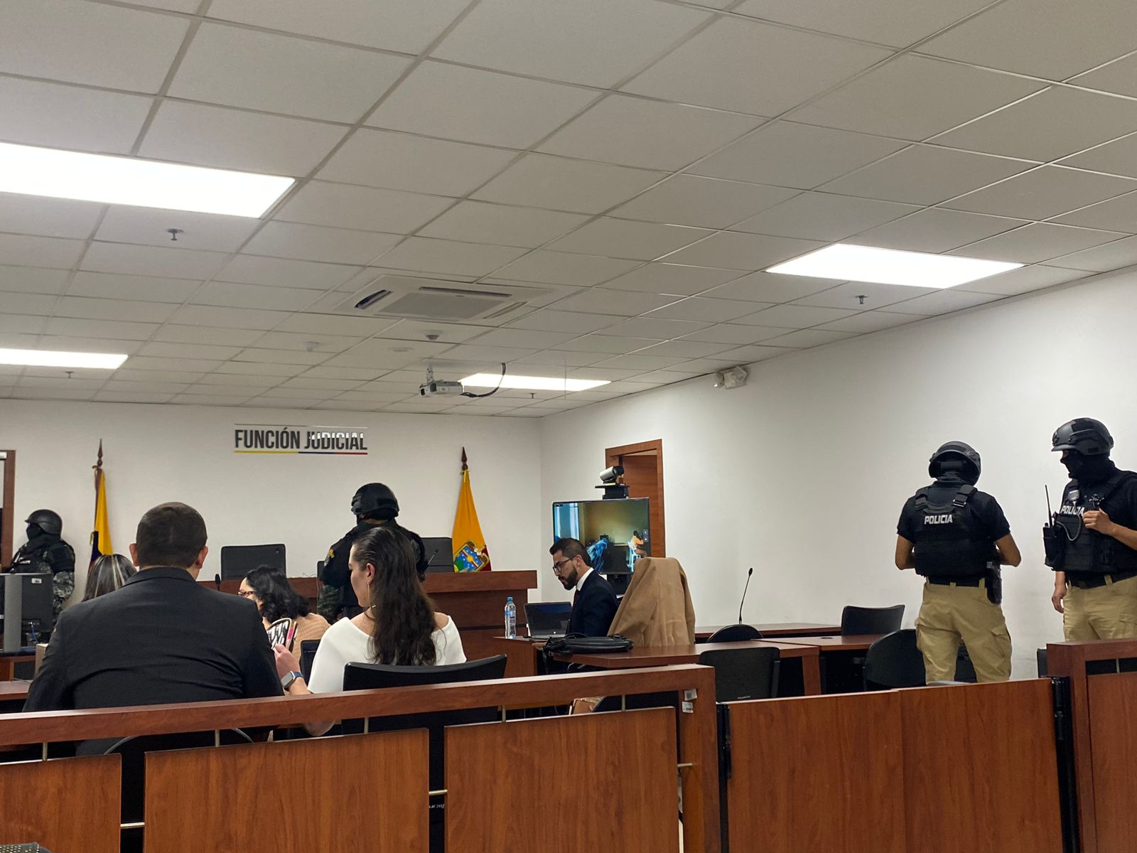 En el Complejo Judicial Norte, a las 09:11, se instaló el juicio por el asesinato de Fernando Villavicencio. 